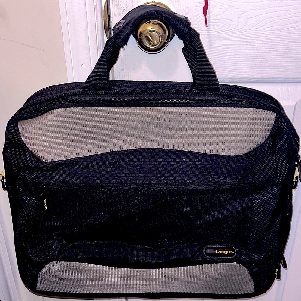 Black Targus Laptop multiple functions case!